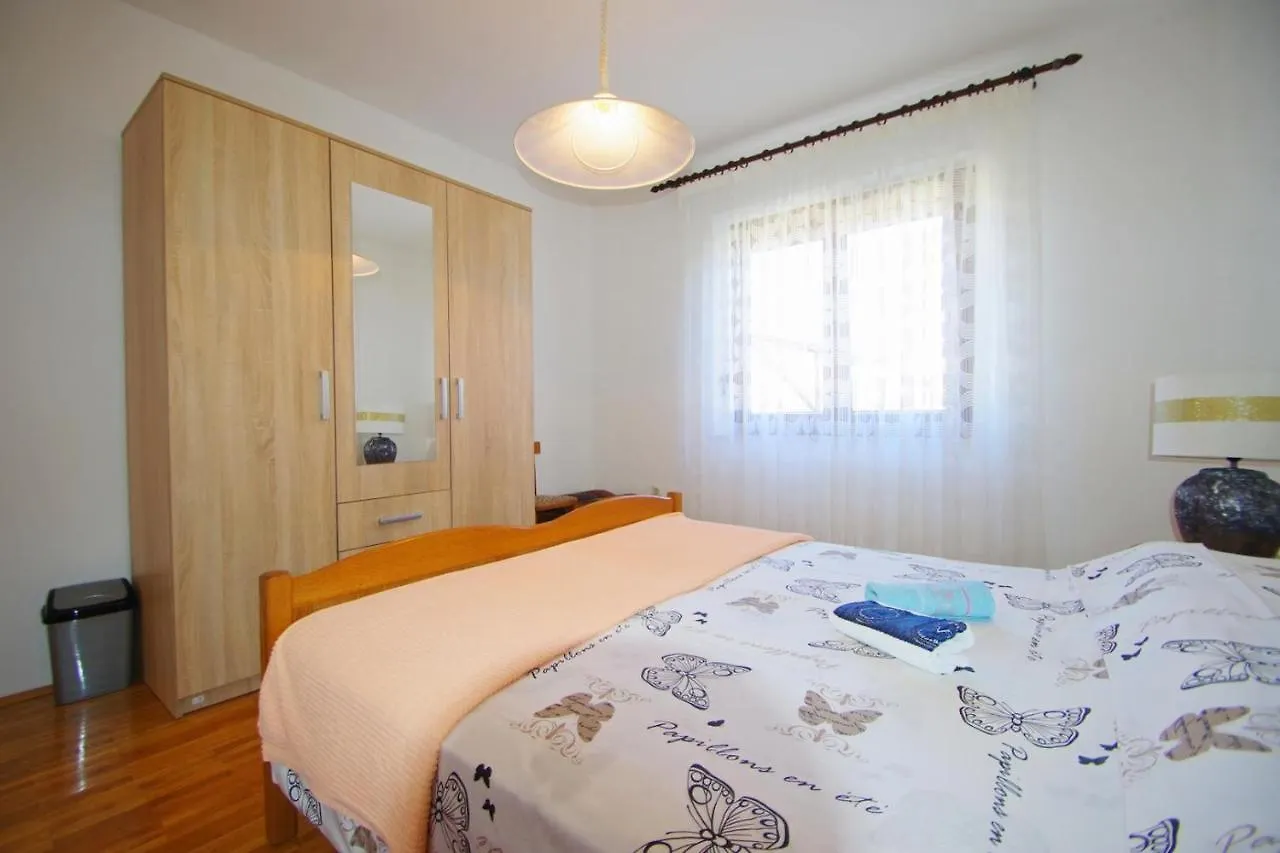 Apartment Ana Pula 0*,  Croatia