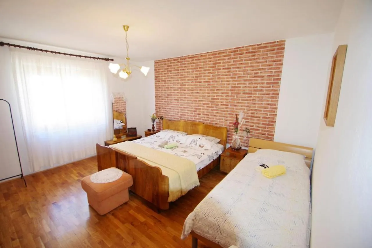 Apartment Ana Pula
