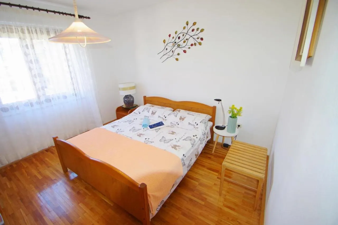 Apartment Ana Pula