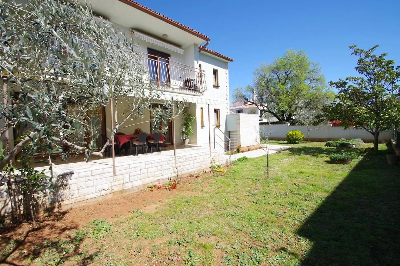 Apartment Ana Pula
