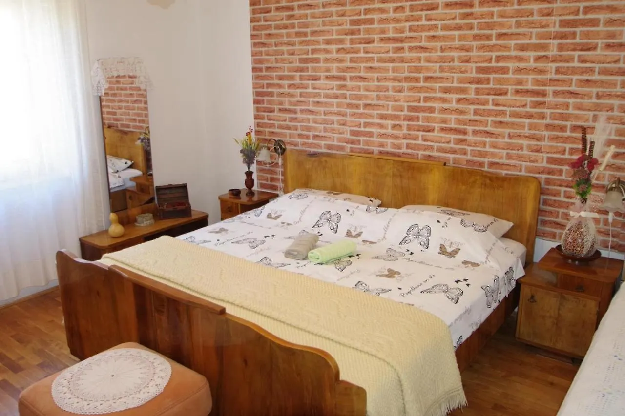 Apartment Ana Pula