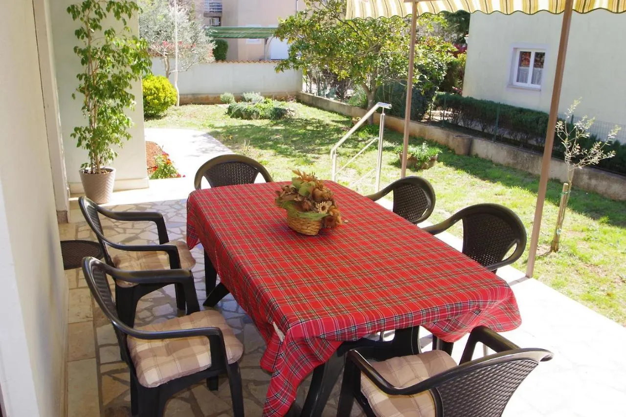 Apartment Ana Pula