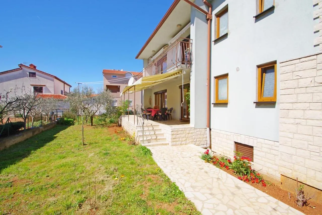 Apartment Ana Pula