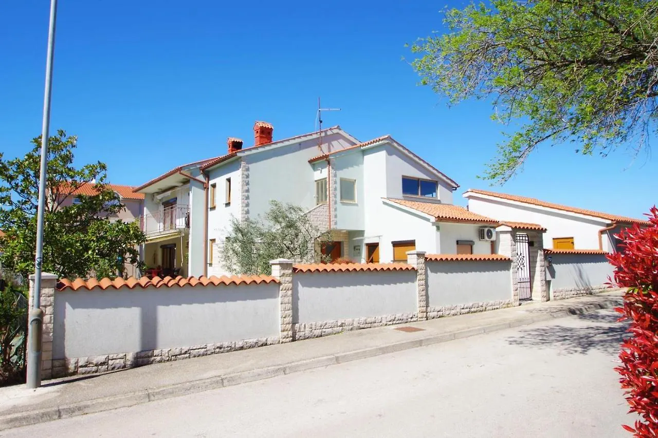 Apartment Ana Pula