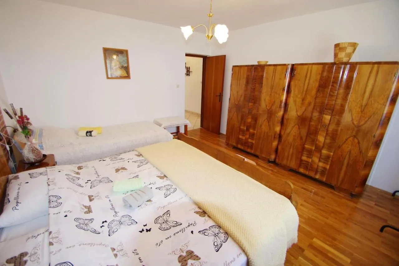 Apartment Ana Pula