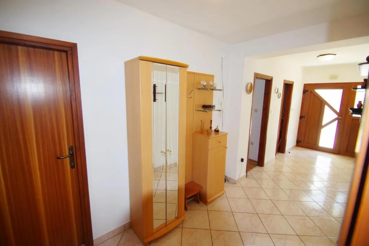 Apartment Ana Pula