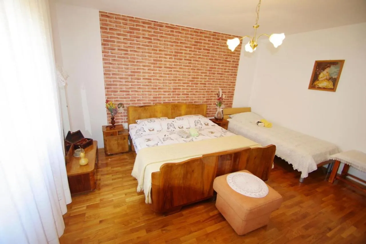 Apartment Ana Pula