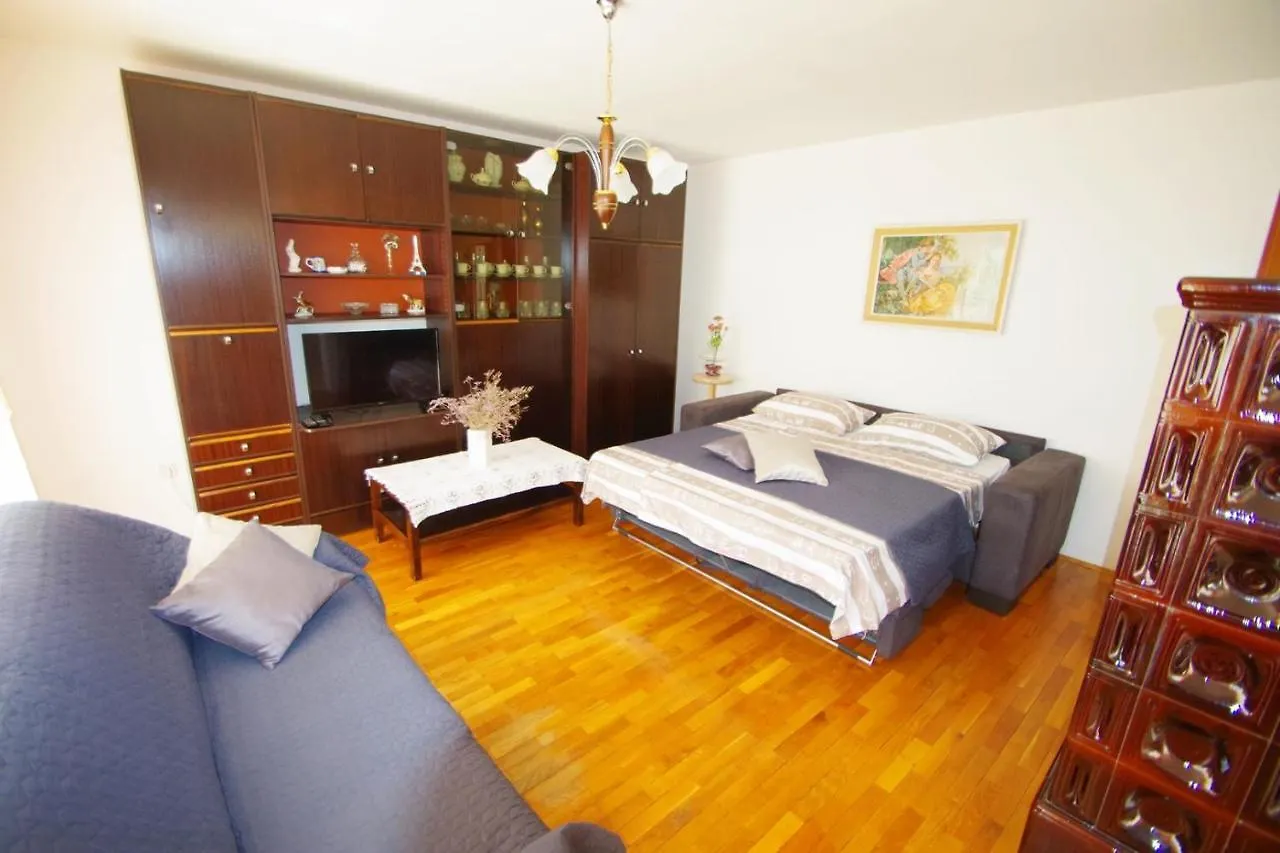Apartment Ana Pula
